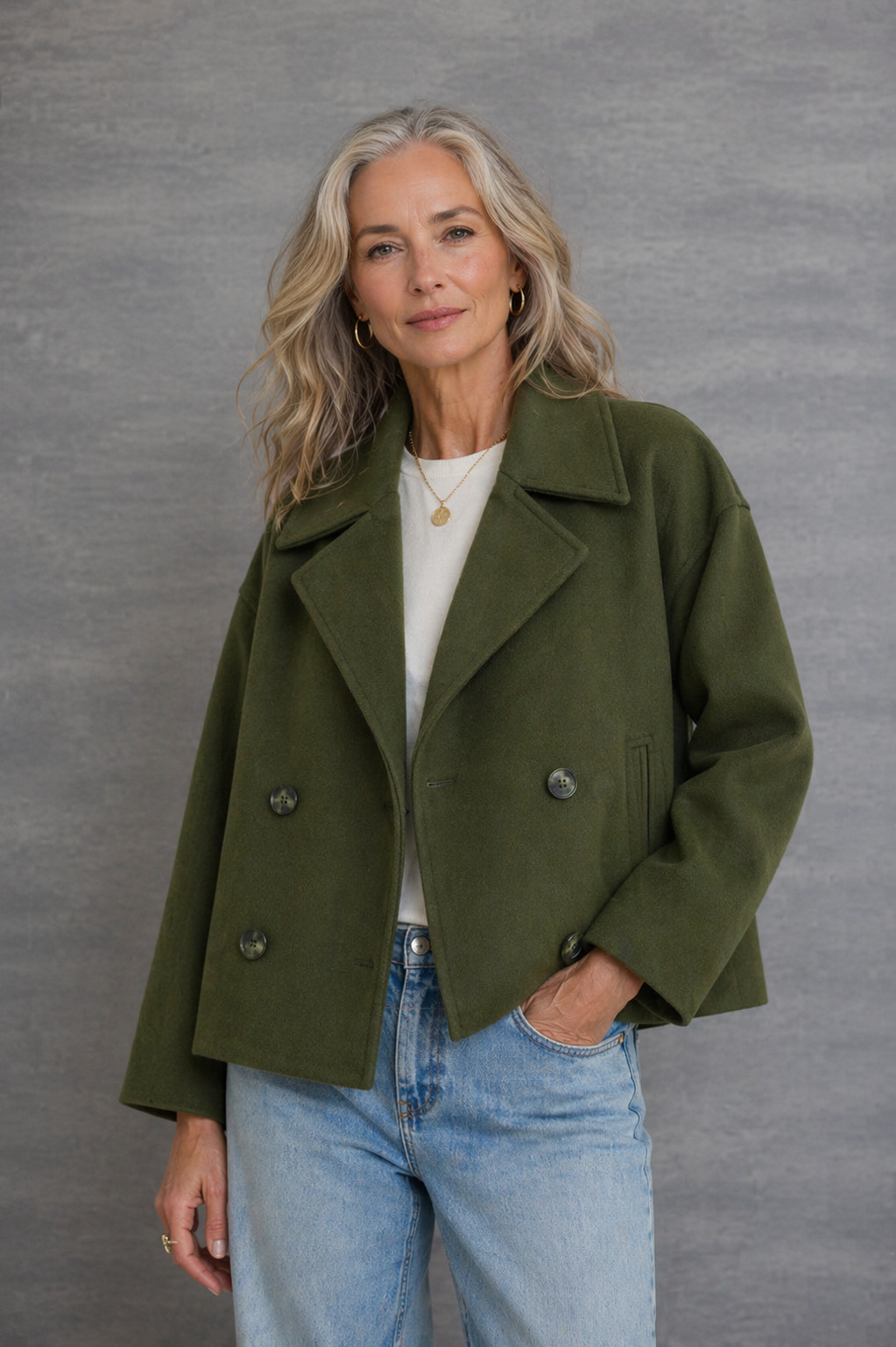 Veste chic courte à double boutonnage pour femme