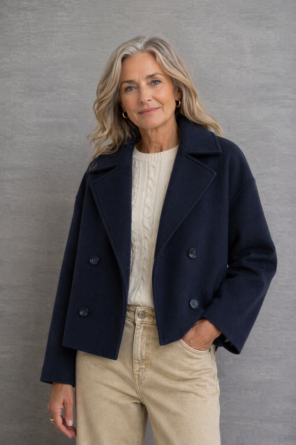 Veste chic courte à double boutonnage pour femme