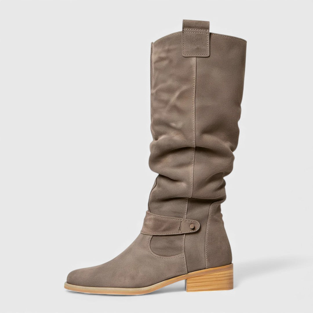 Bottes élégantes en cuir suédé 