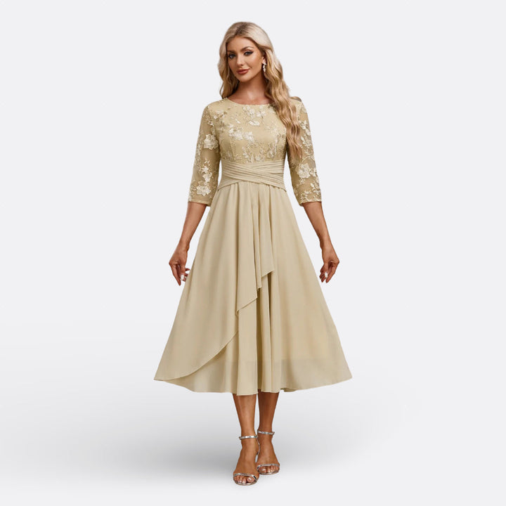 Mariana - Robe en Dentelle à Manches Courtes