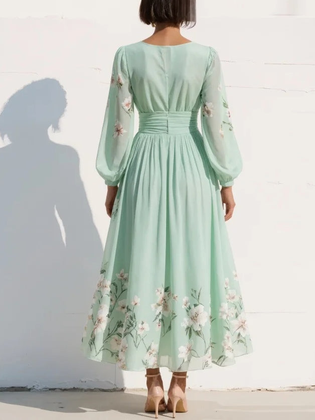 Robe midi vert clair avec décolleté en V plissé en chiffon