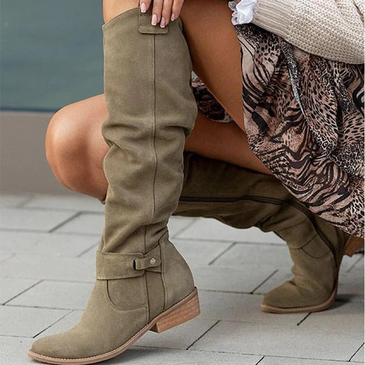 Bottes élégantes en cuir suédé 