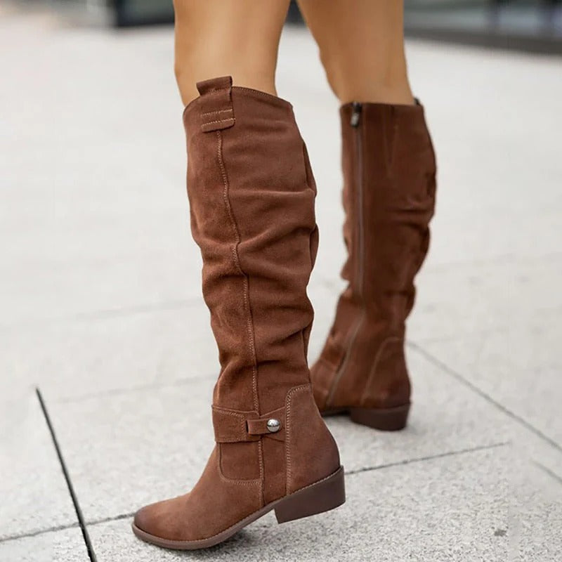 Bottes élégantes en cuir suédé 